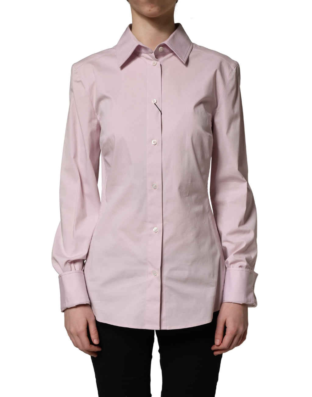 Chemise rose en coton à manches longues et col Dolce & Gabbana, visible avec détails de couture et style élégant.