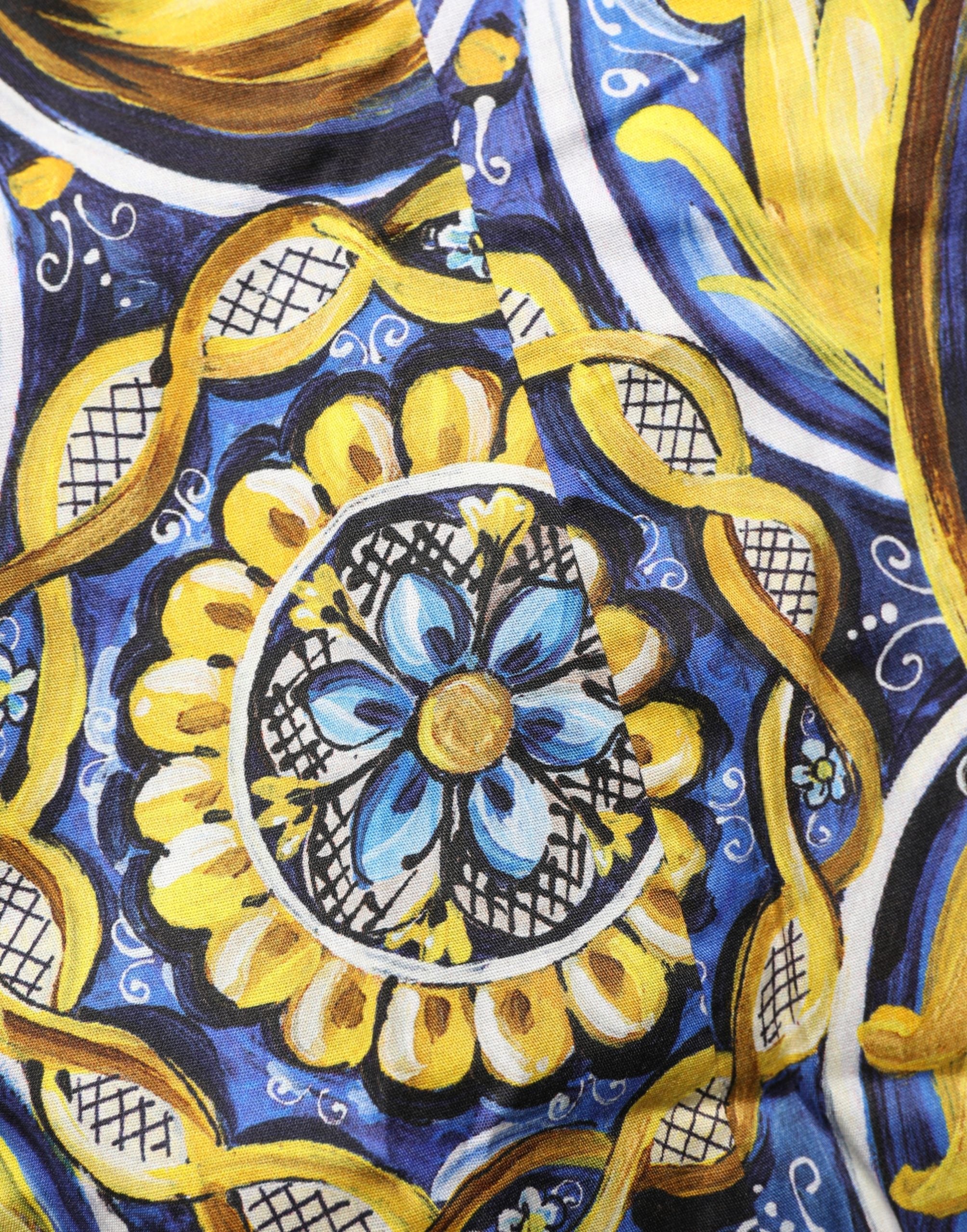 Chemise en coton Dolce & Gabbana à imprimé majolique multicolore, style élégant et coloré.