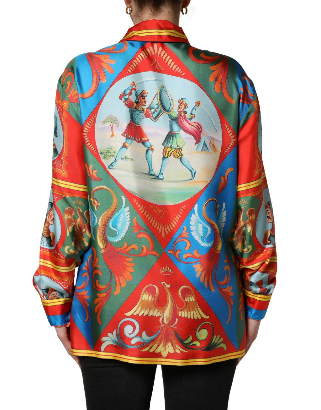 Chemise à manches longues Dolce & Gabbana à imprimé multicolore avec boutons, style élégant et moderne pour homme ou femme.