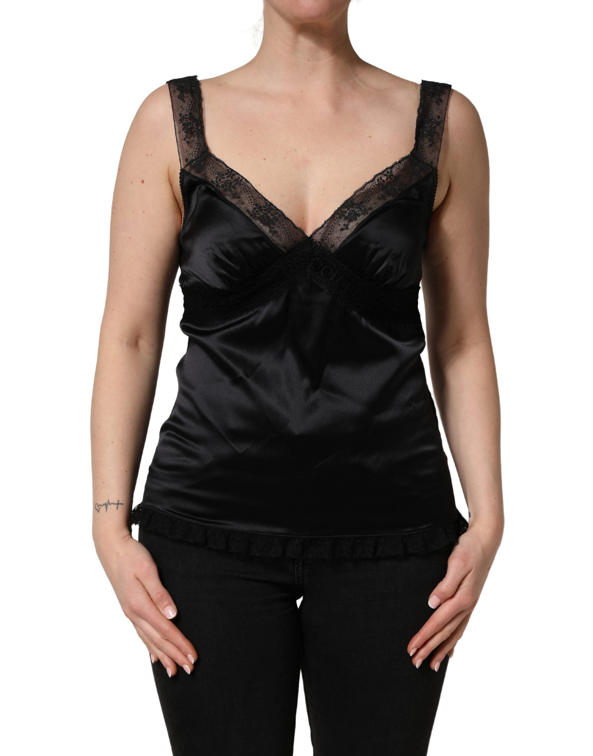 Débardeur noir Dolce & Gabbana en soie avec bordure en dentelle, décolleté en V, tissu élégant et finition raffinée.