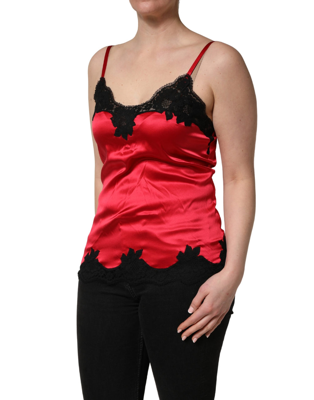 Camisole sans manches Dolce & Gabbana en soie rouge avec finition en dentelle, élégante et raffinée.