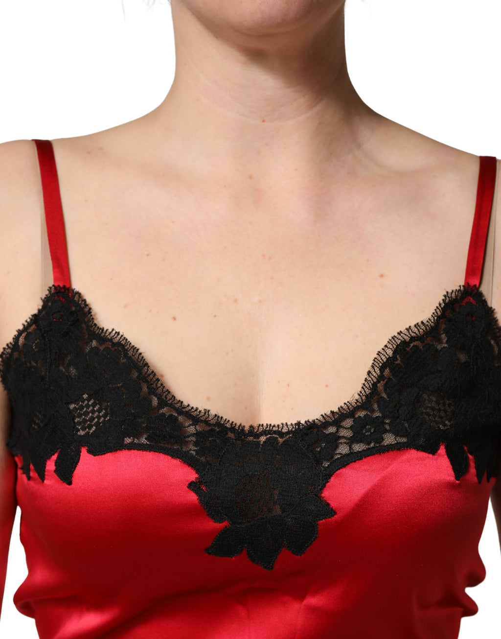 Débardeur sans manches Dolce & Gabbana en soie rouge avec bordure en dentelle, élégant et léger.