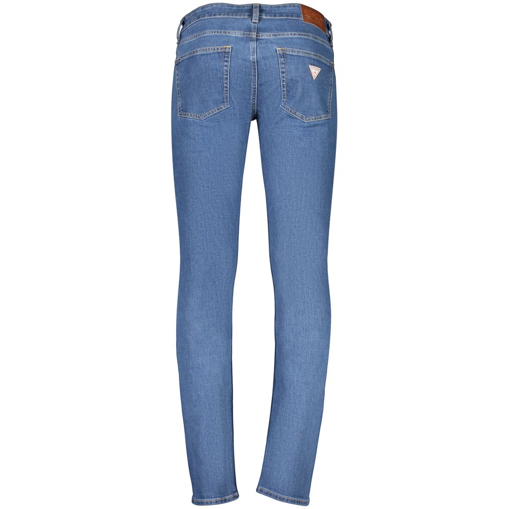 Jean homme en coton bleu Guess Jeans, coupe classique avec poches avant et arrière, style décontracté et moderne.