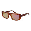 Lunettes de soleil en plastique marron Guess avec monture élégante et design moderne, vues de face.