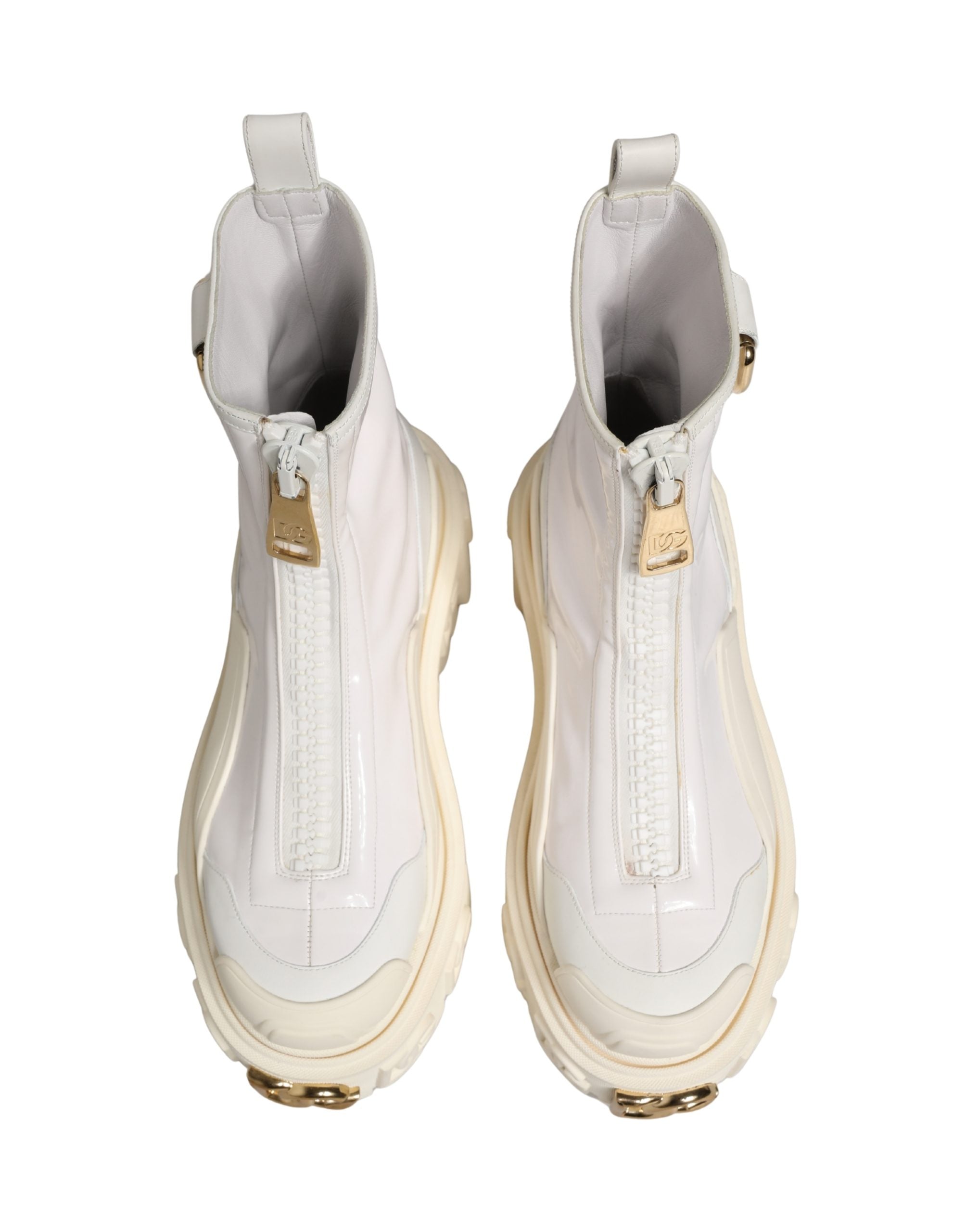 Bottes ankle en cuir blanc avec logo en caoutchouc de Dolce & Gabbana, chaussures élégantes et modernes.