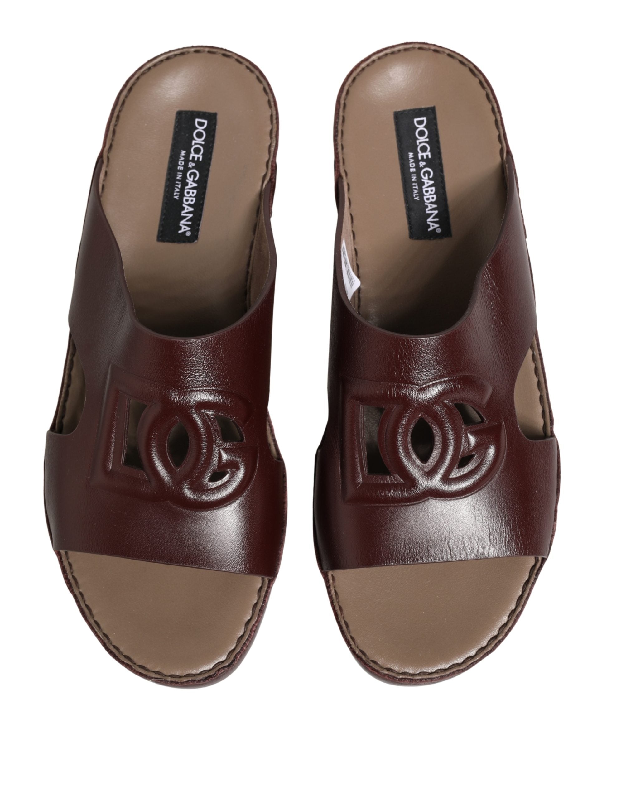 Sandales en cuir marron Dolce & Gabbana avec découpes et logo DG, chaussures élégantes pour femmes.