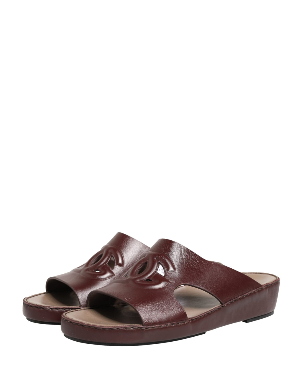 Sandales en cuir marron Dolce & Gabbana avec découpe et logo DG, chaussures élégantes pour femmes.