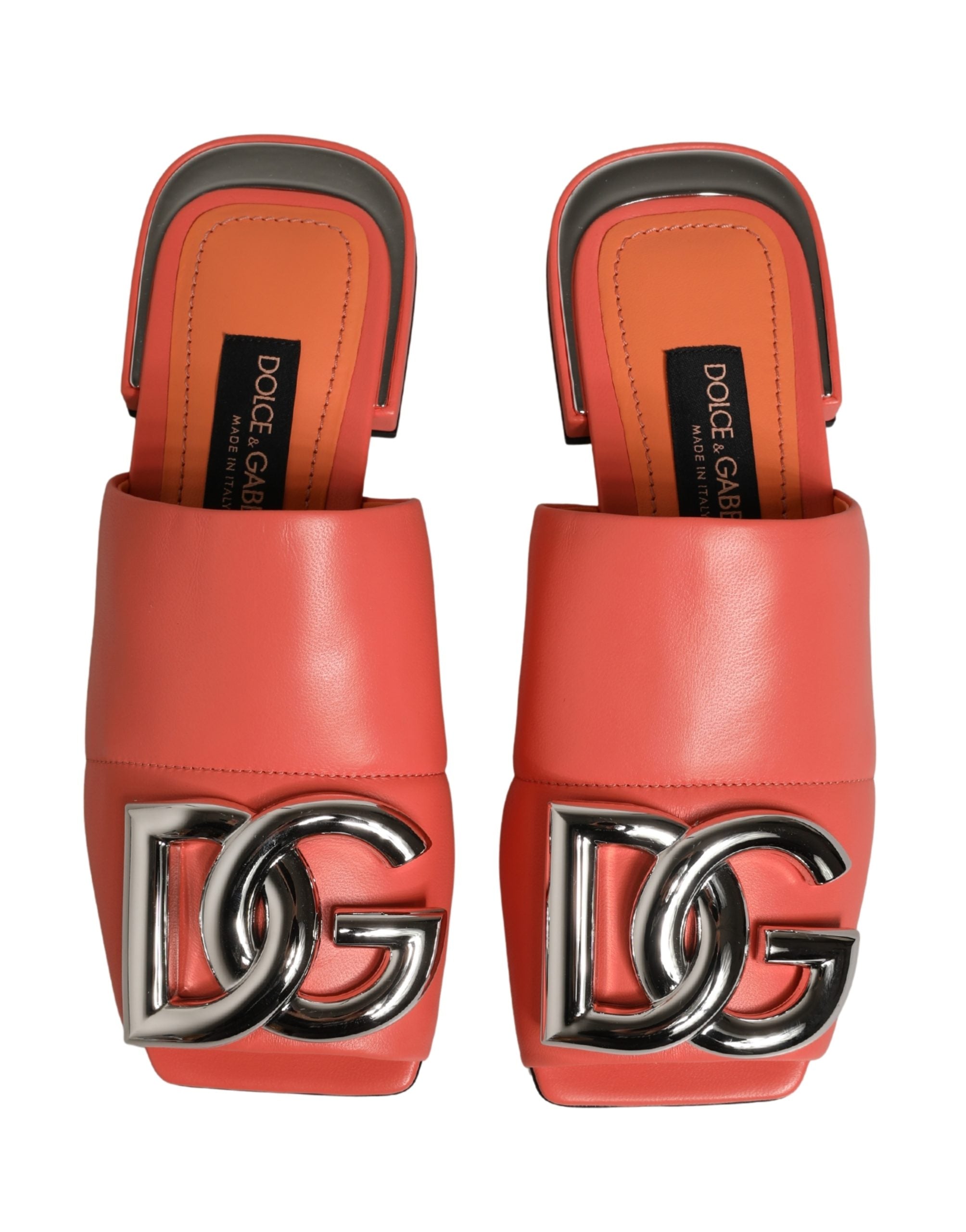Sandales plates en cuir orange Dolce & Gabbana avec logo DG, chaussures élégantes et confortables pour femmes.
