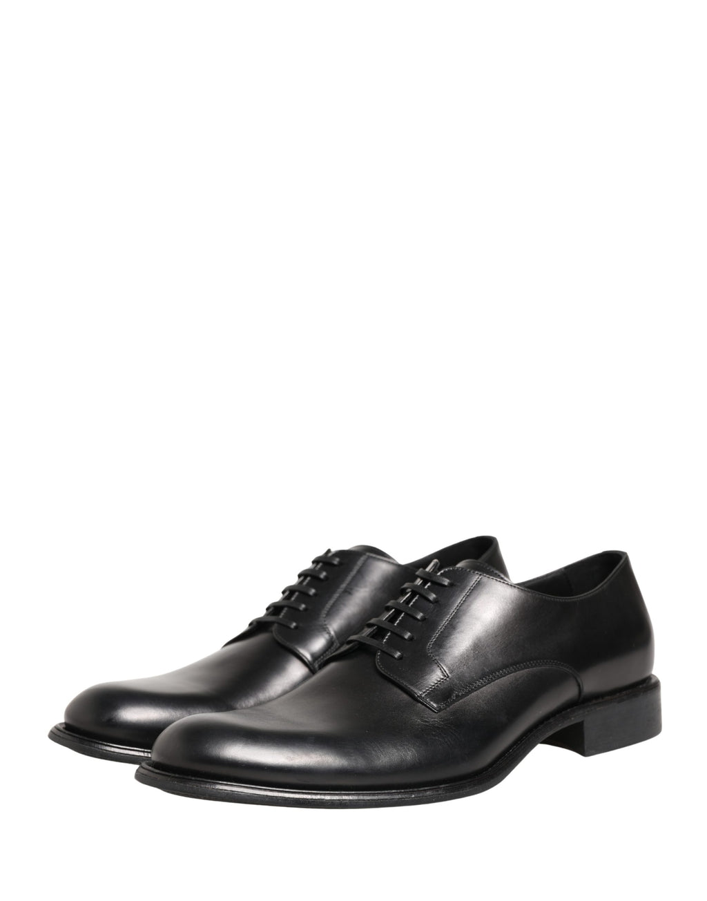 Chaussures Derby pour homme en cuir de veau noir de Dolce & Gabbana, élégantes et classiques, visibles sous différents angles.