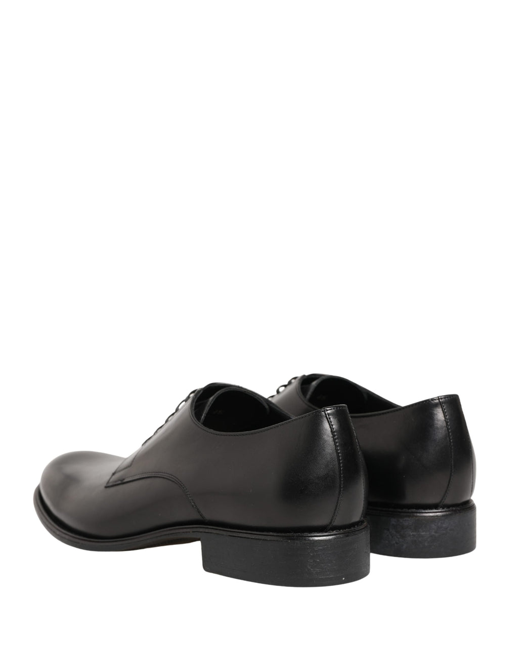 Chaussures Derby en cuir de veau noir de Dolce & Gabbana pour homme, élégantes et classiques, visibles avec lacets et finition raffinée.