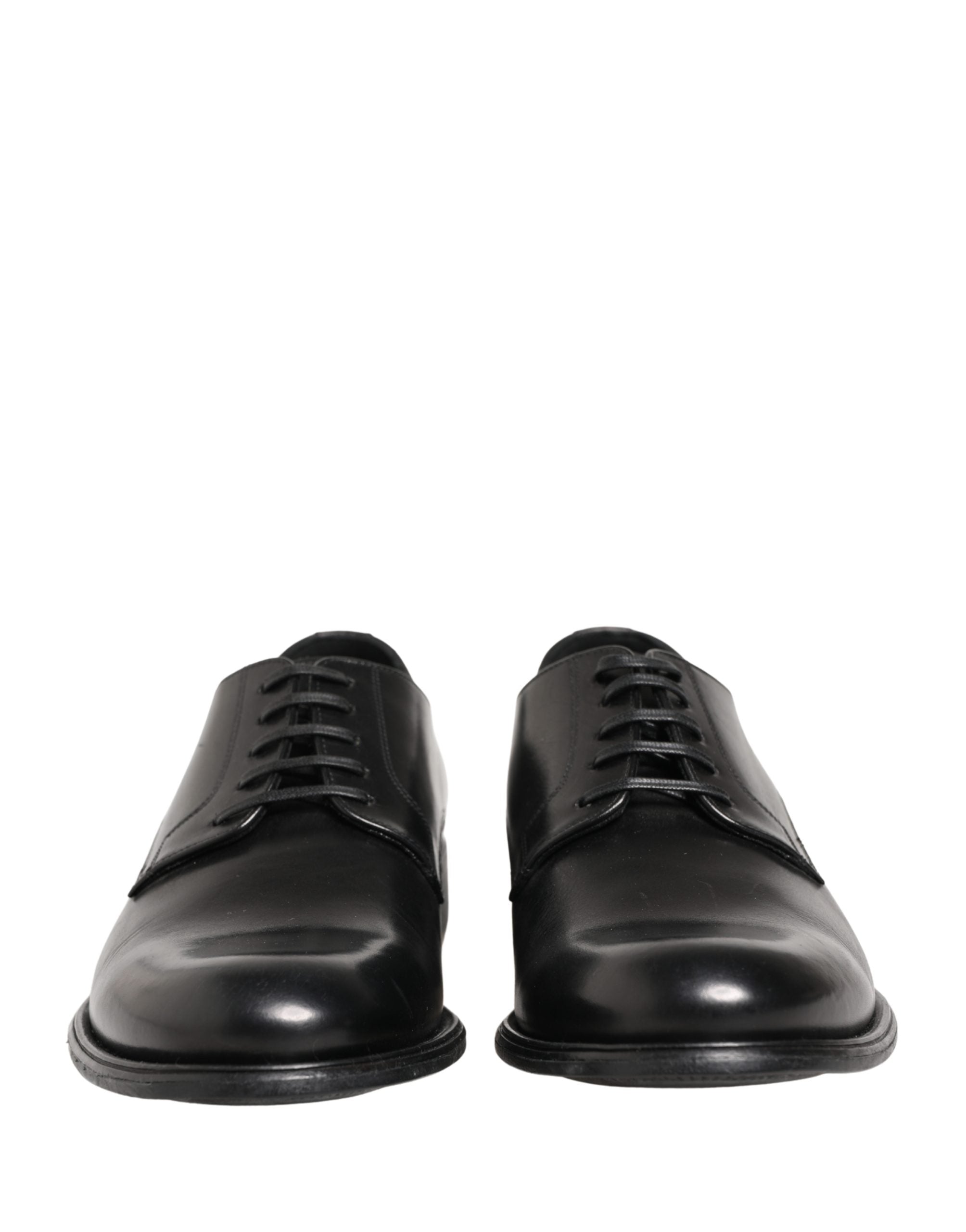 Chaussures derby pour homme en cuir de veau noir de Dolce & Gabbana, élégantes et sophistiquées.