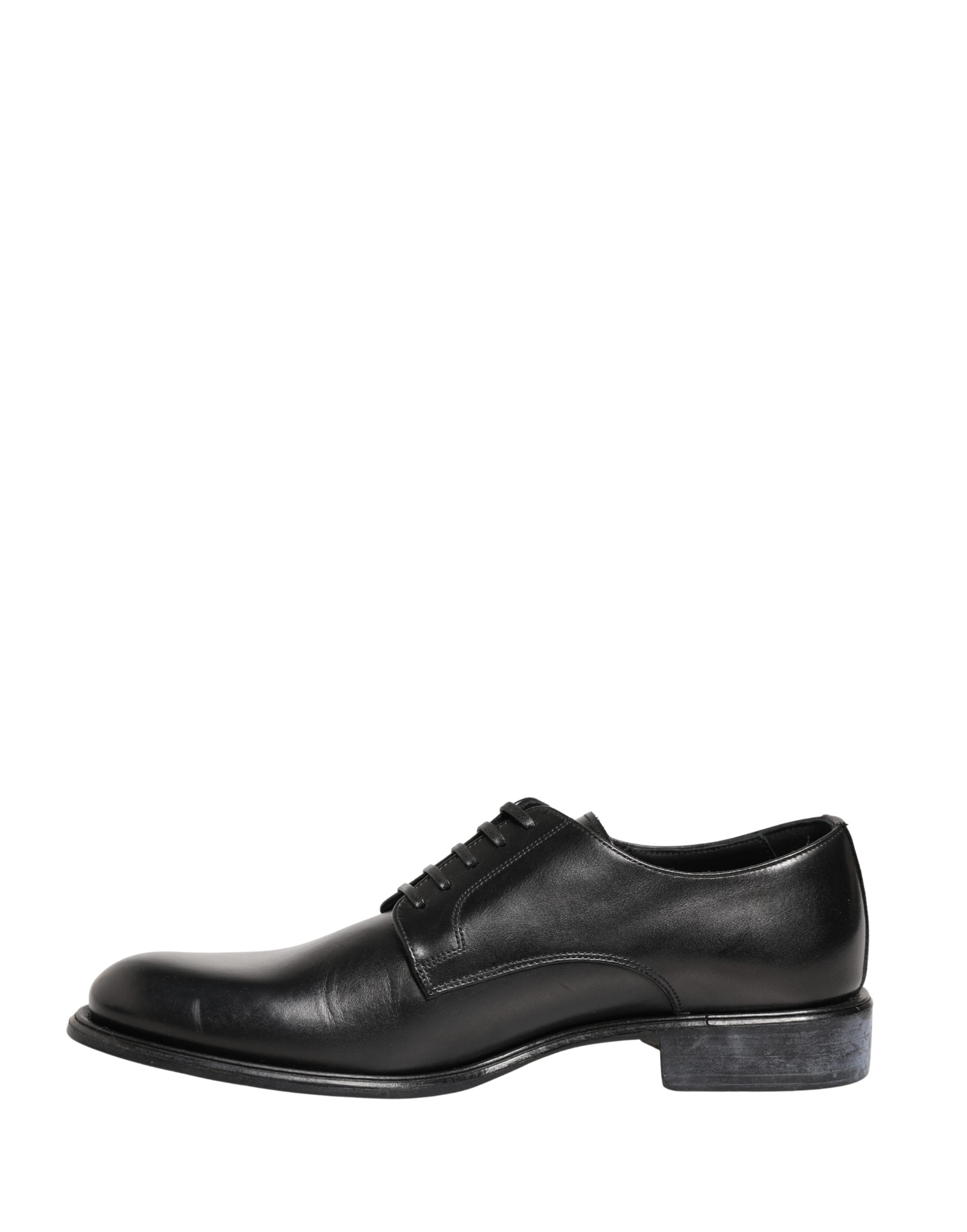 Chaussures Derby en cuir de veau noir de Dolce & Gabbana pour homme, élégantes et sophistiquées, vue de face.