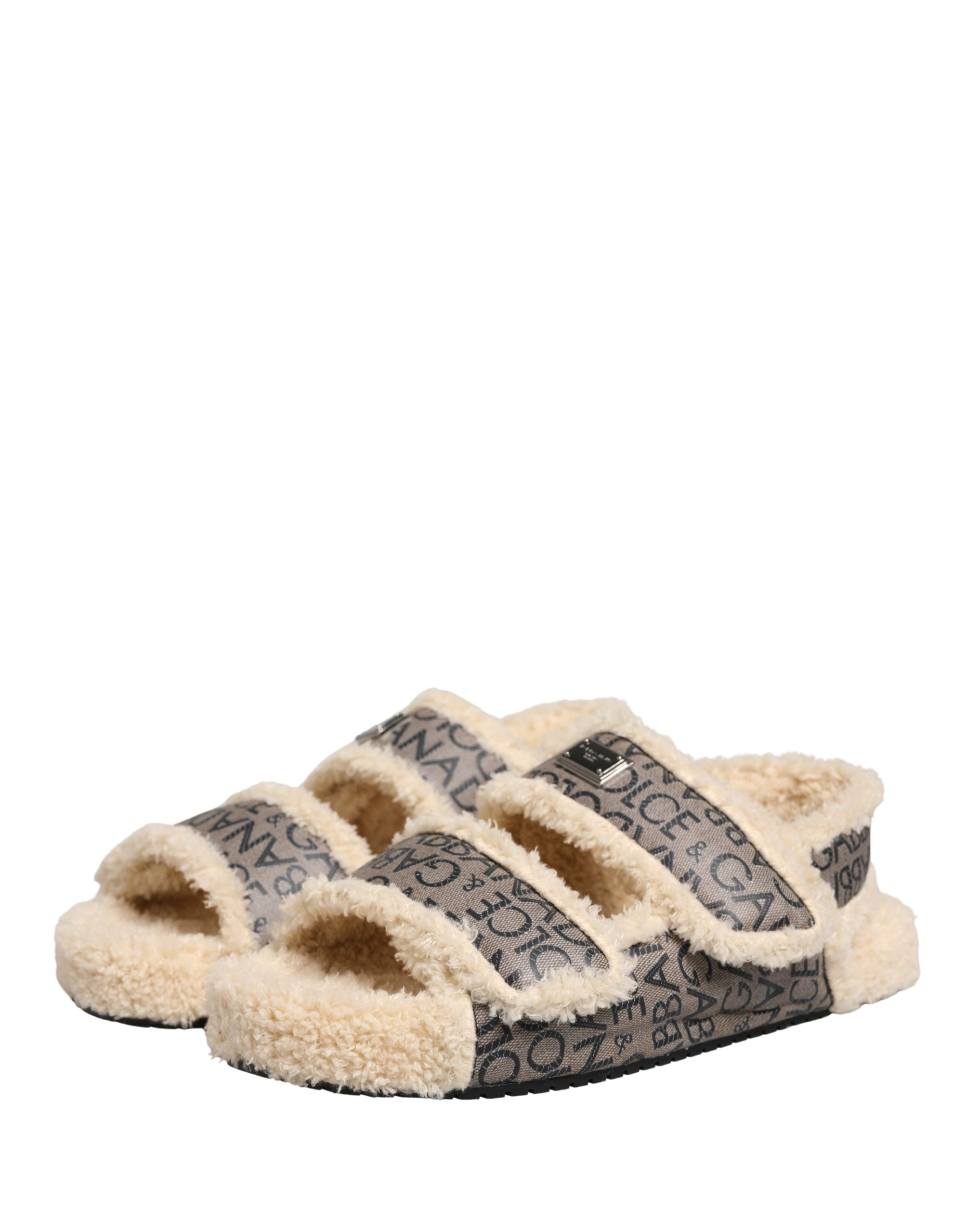 Sandales plates Dolce & Gabbana en fausse fourrure beige avec logo imprimé, confortables et élégantes pour femme