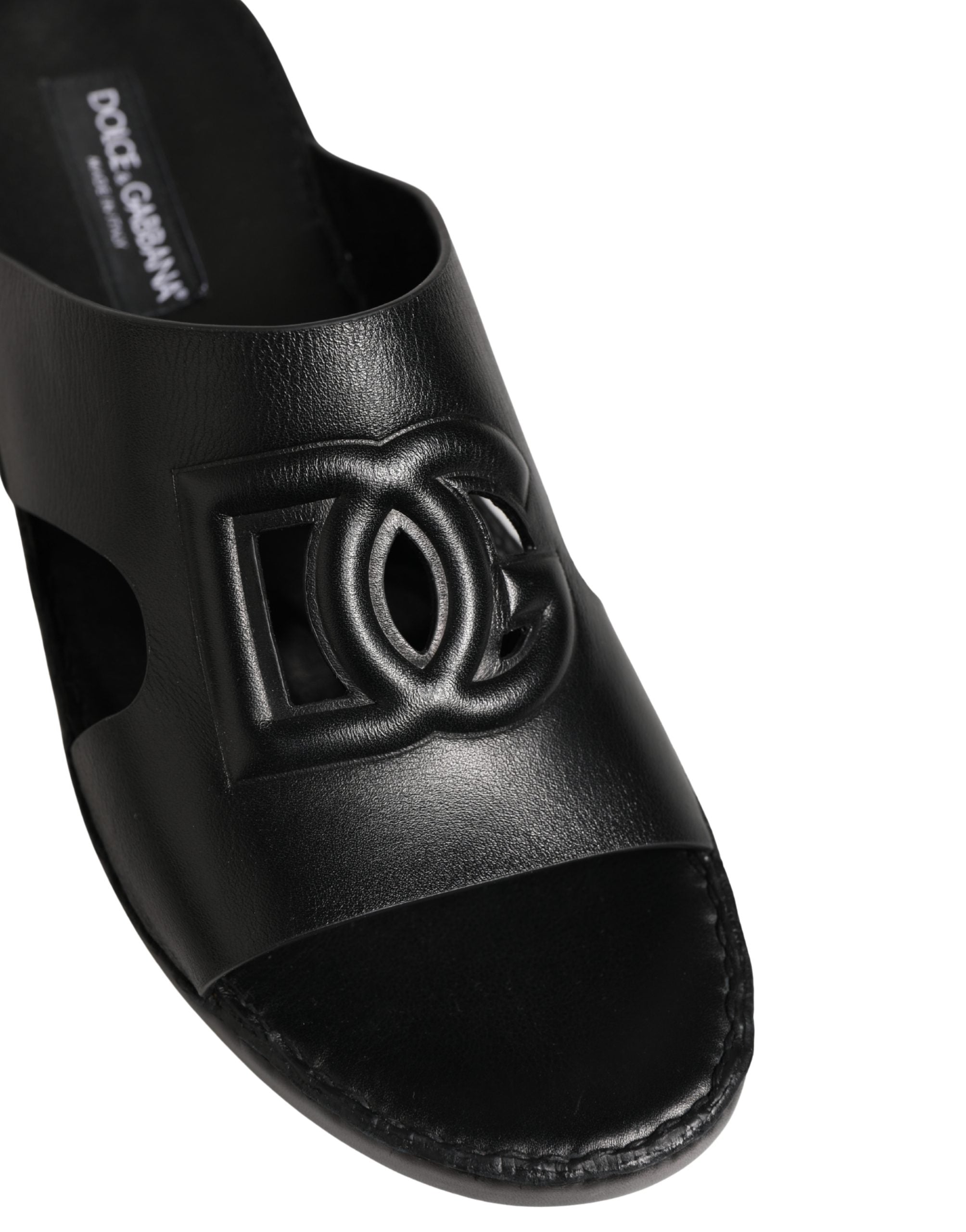 Sandales en cuir noir Dolce & Gabbana avec découpe et logo DG, chaussures élégantes pour femmes.