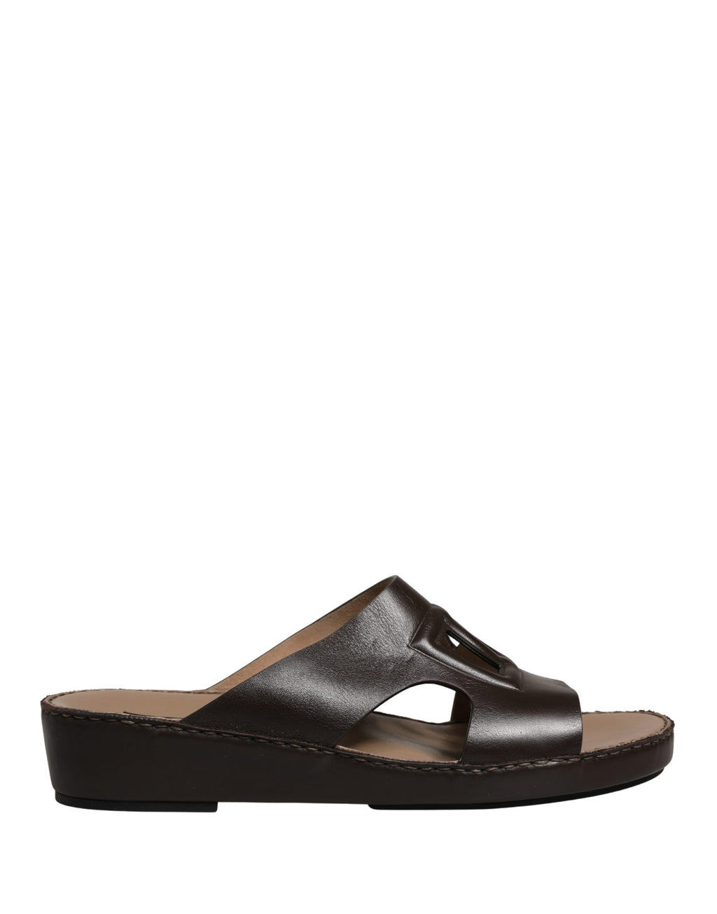 Sandales en cuir marron Dolce & Gabbana avec logo DG découpé, chaussures élégantes et confortables pour femme.
