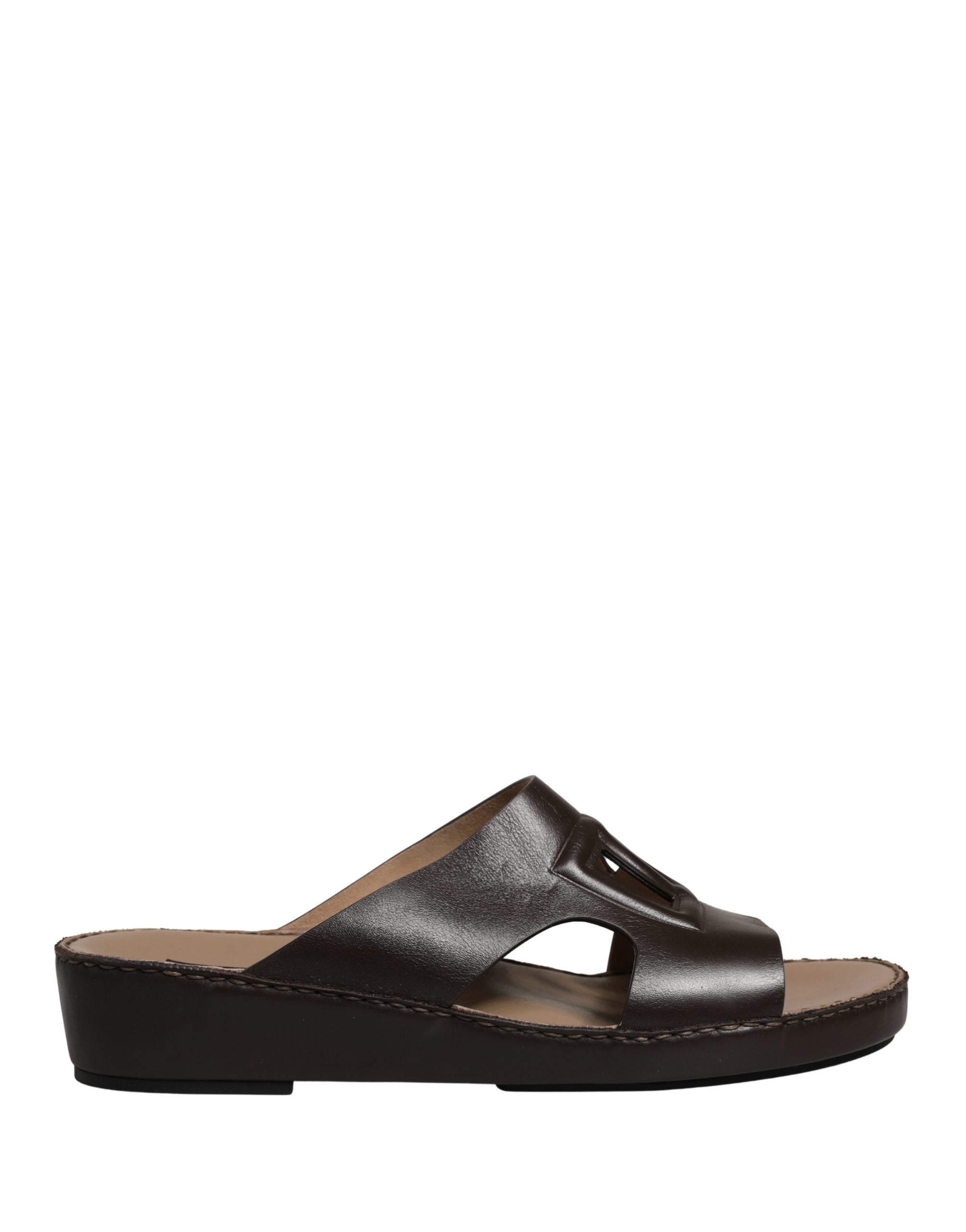Sandales en cuir marron Dolce & Gabbana avec découpes et logo DG, chaussures élégantes pour femmes.