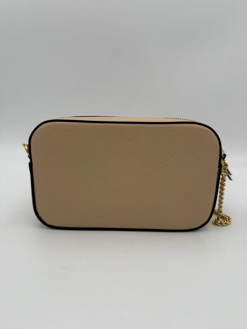 Sac à bandoulière Gucci GG Jumbo beige avec poche frontale, grand modèle en cuir avec logo emblématique.