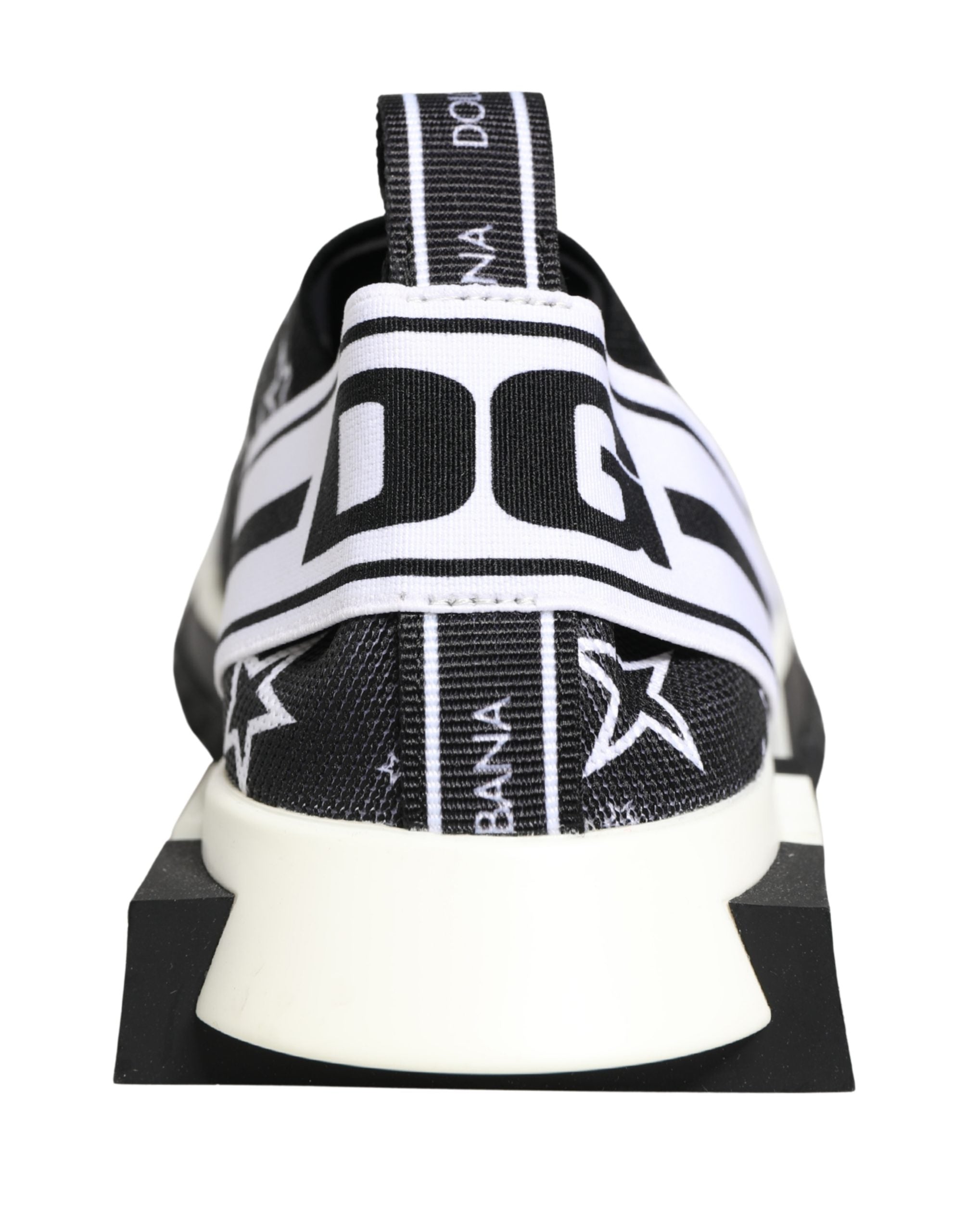 Chaussures sneakers Dolce & Gabbana Sorrento noires avec logo étoilé, design moderne et détails élégants visibles.