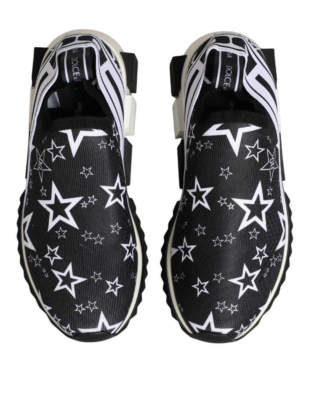 Chaussures sneakers Dolce & Gabbana Sorrento noires avec logo étoiles noires, vue de face.
