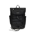Sac à dos en nylon noir Balenciaga, style moderne avec logos visibles, poche avant et bretelles réglables.