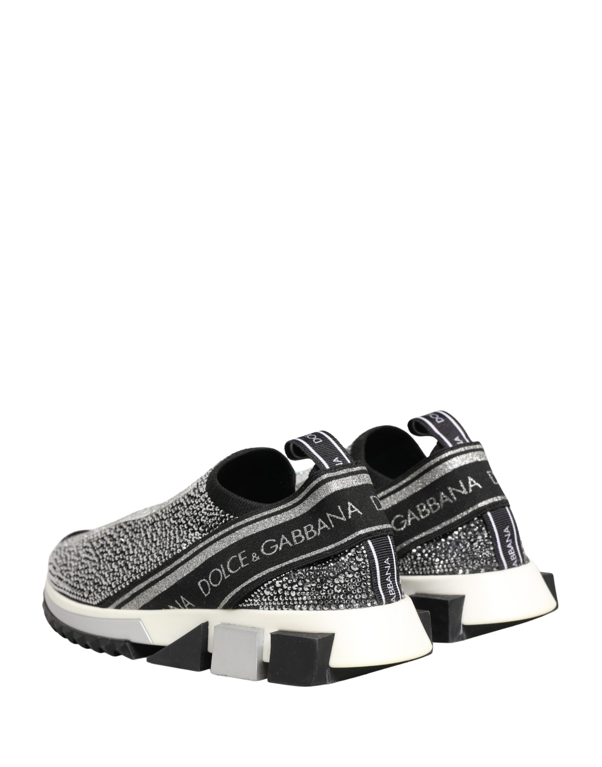 Chaussures sneakers Dolce & Gabbana Sorrento en argent avec logo en cristal, sans lacets, vue de face.