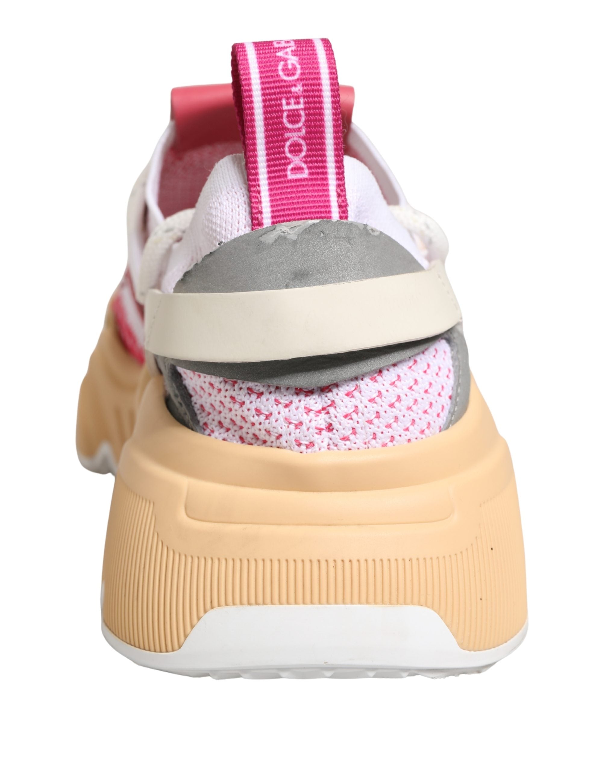 Chaussures basses Dolce & Gabbana Daymaster multicolores, sneakers tendance avec design coloré et logo de la marque visible.