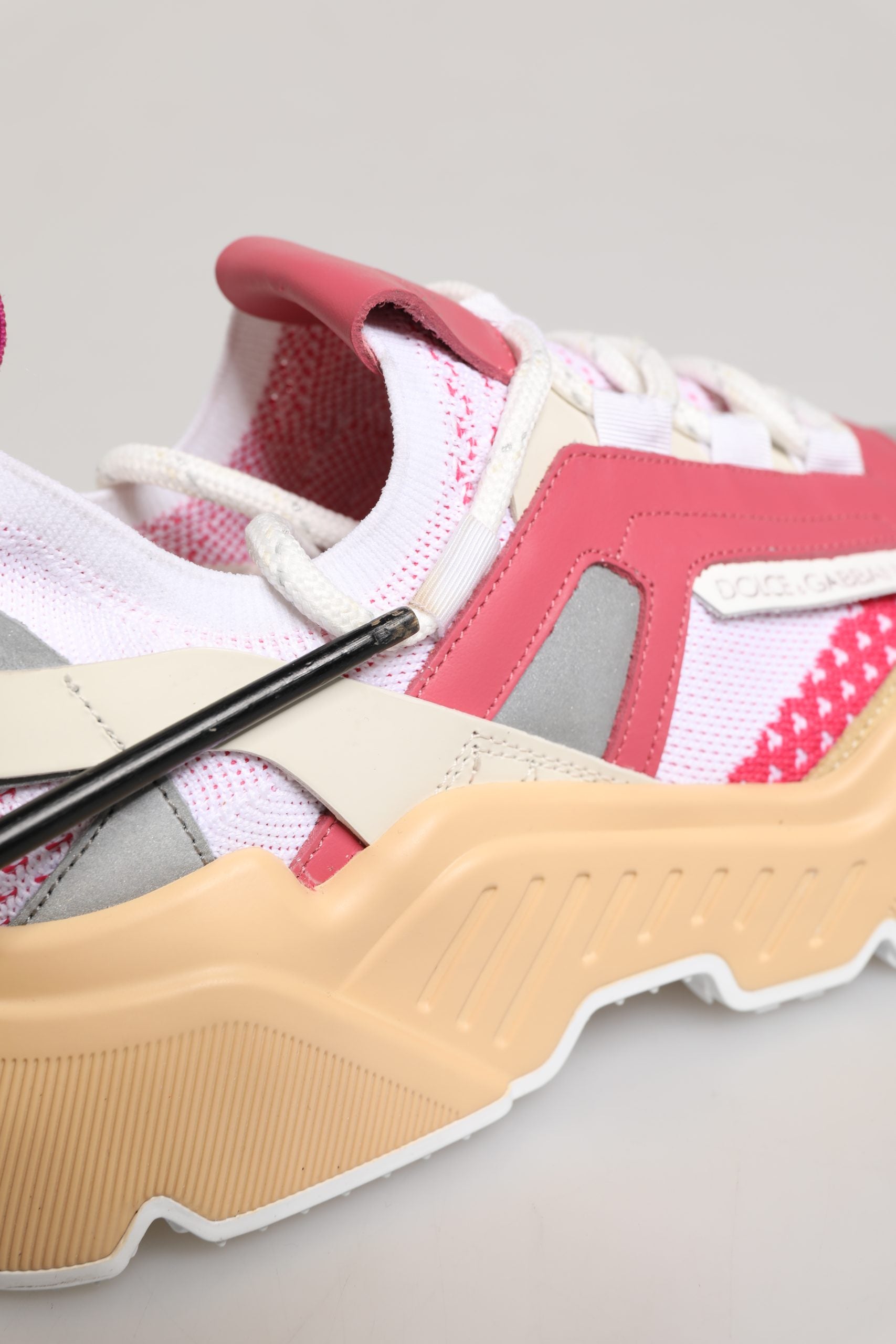 Chaussures Dolce & Gabbana Daymaster multicolores, baskets basses en toile avec motifs colorés et semelle blanche.