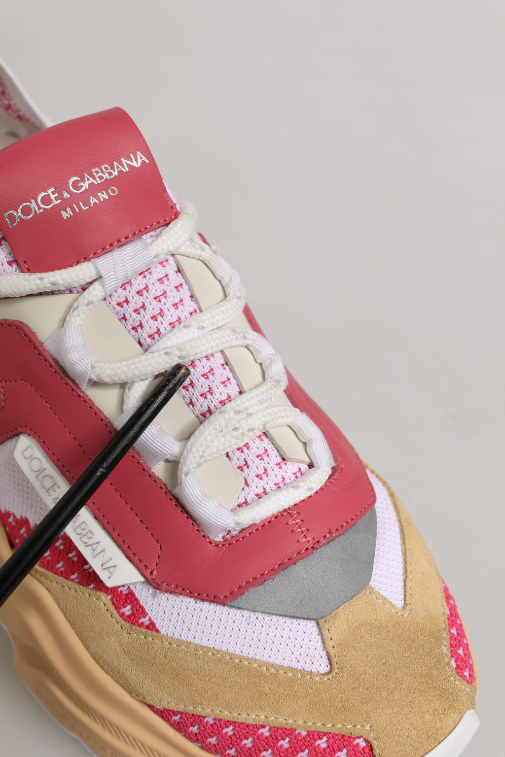 Chaussures basses multicolores Dolce & Gabbana Daymaster, sneakers décontractés en toile avec semelles blanches.