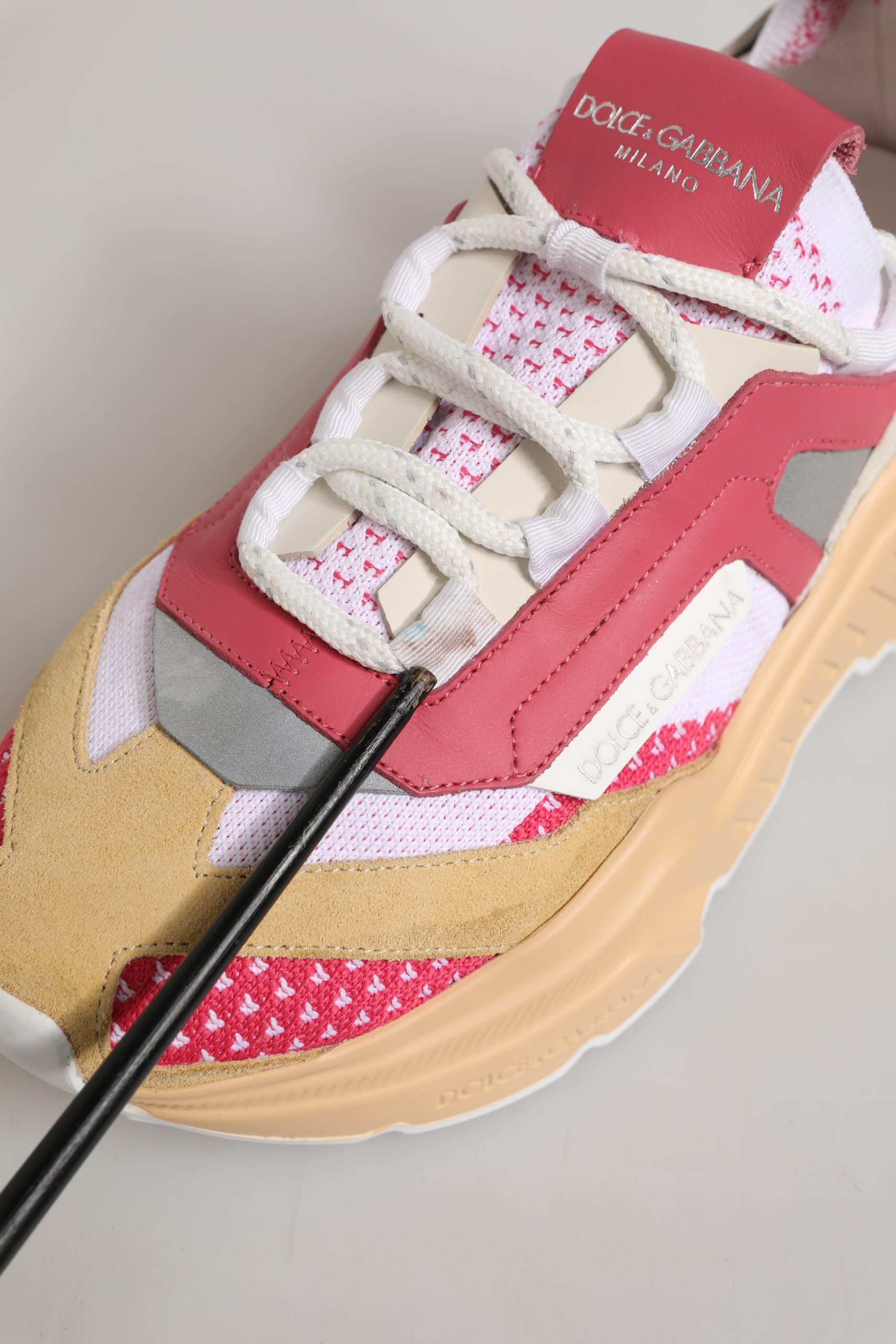 Chaussures sneakers basses Daymaster multicolores de Dolce & Gabbana, style décontracté et tendance, vue de face.