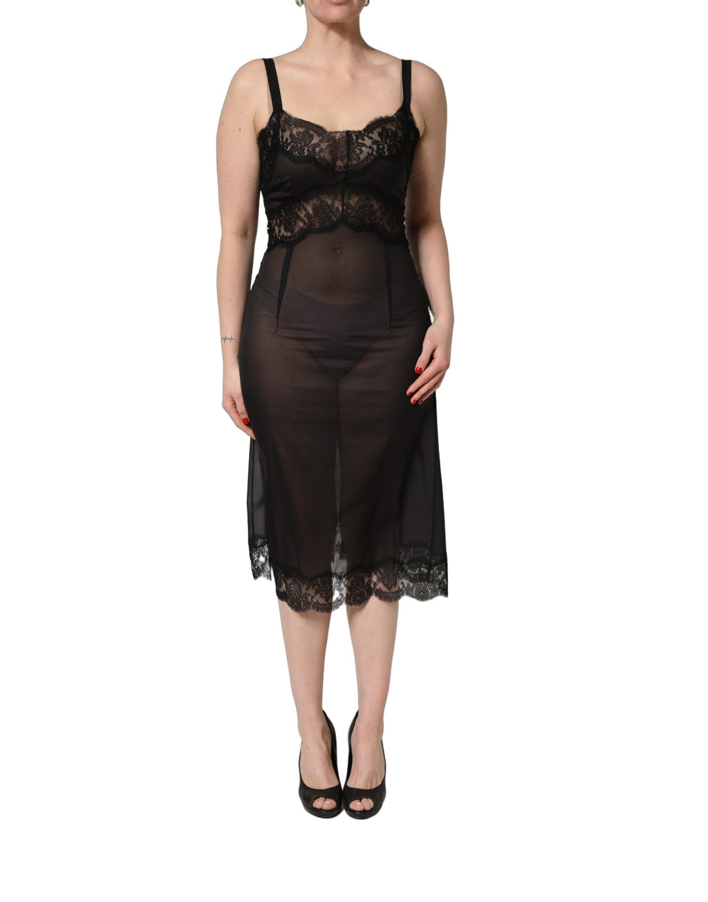 Nuisette en soie noire Dolce & Gabbana avec dentelle élégante et détails délicats, lingerie de luxe pour sommeil ou détente.