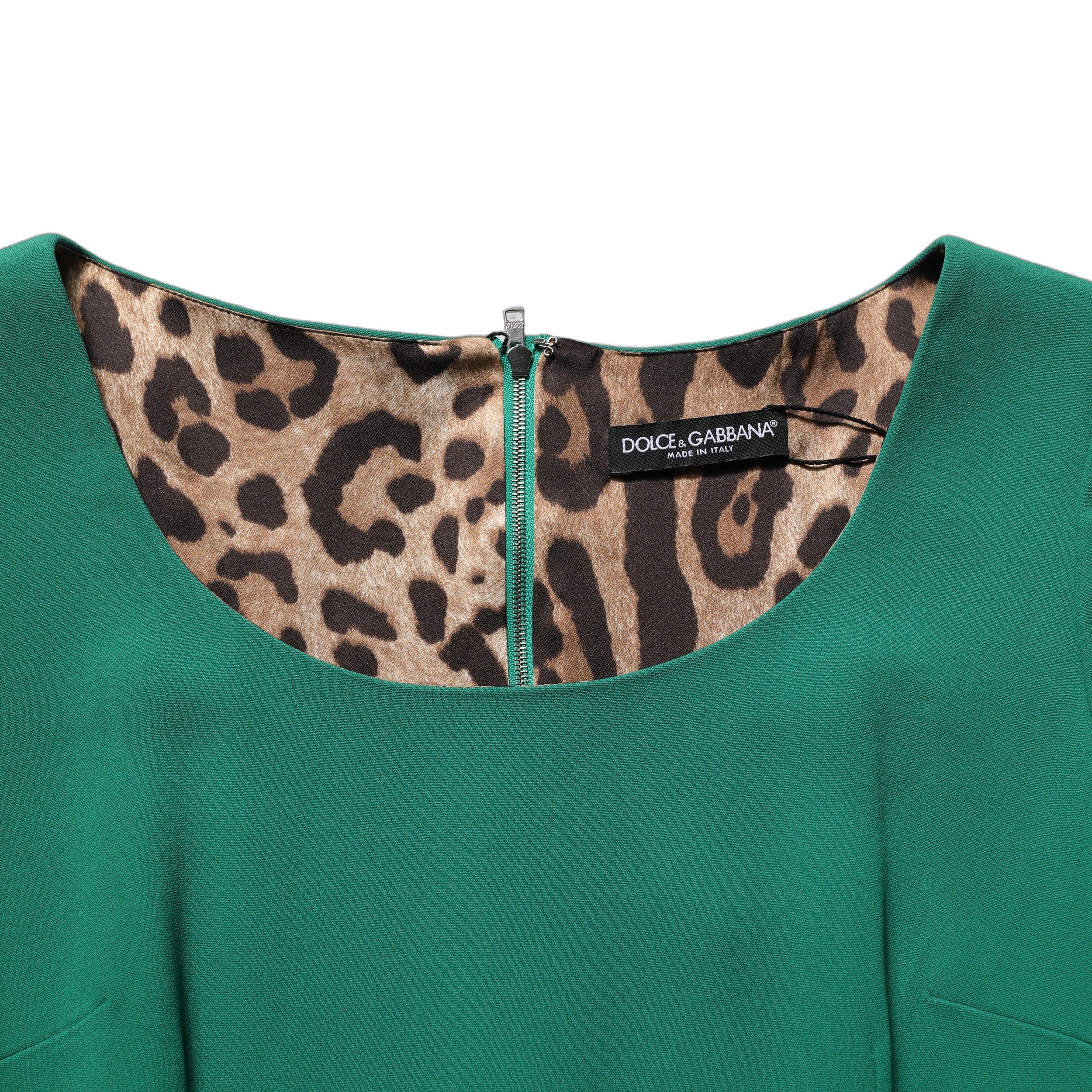 Robe midi verte Dolce & Gabbana à manches courtes, coupe crayon et silhouette élégante.