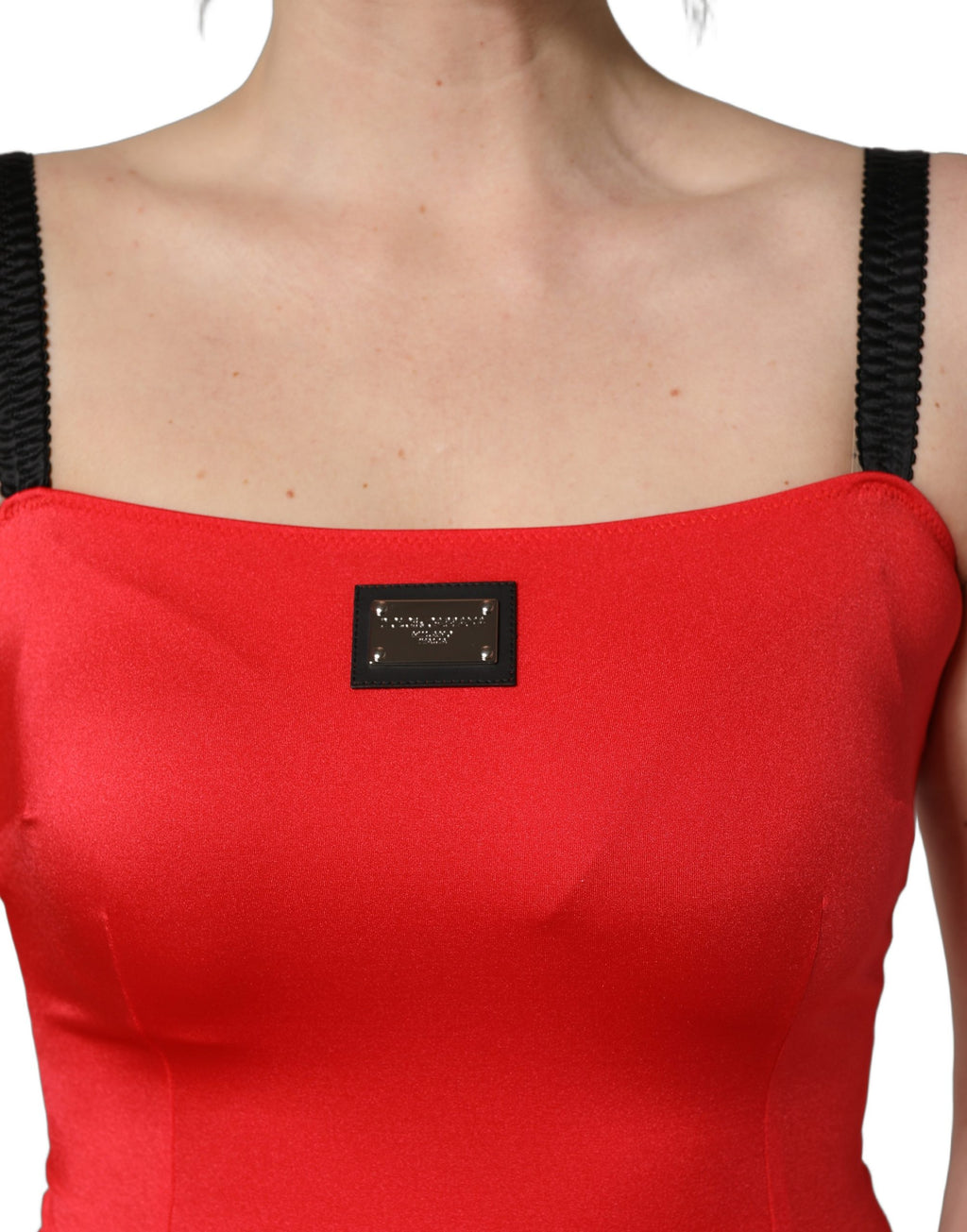 Robe courte sans manches en nylon mélangé rouge de Dolce & Gabbana, style élégant et moderne.