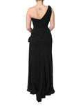 Robe longue noire à une épaule de marque Dolce & Gabbana, décolleté sophistiqué et silhouette élégante.