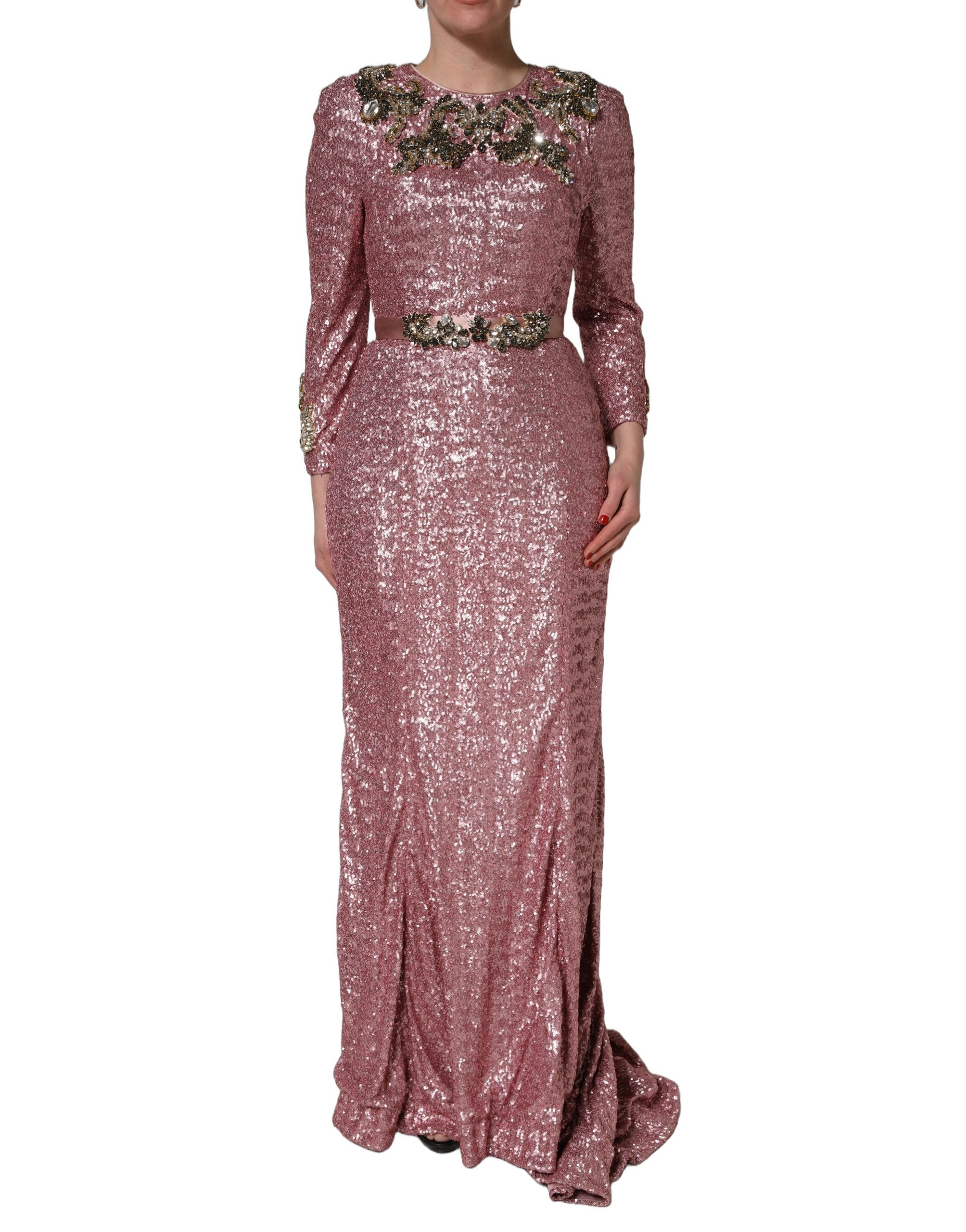 Robe de soirée Dolce & Gabbana rose ornée de sequins scintillants, symbole d'élégance et de glamour.