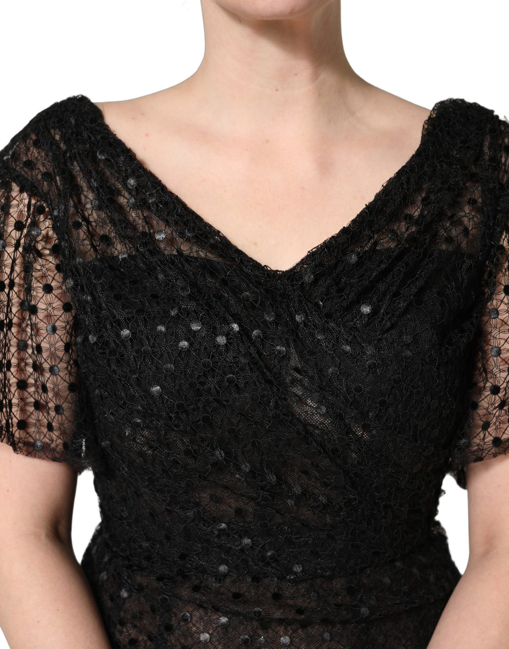 Robe de soirée sirène noire Dolce & Gabbana avec sequins scintillants, élégante et sophistiquée, vue de face.