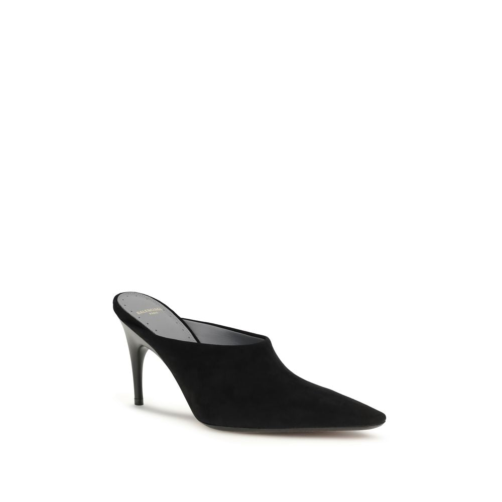 Mules en cuir suédé noir Balenciaga, chaussures élégantes pour femmes avec design moderne et finition soignée.
