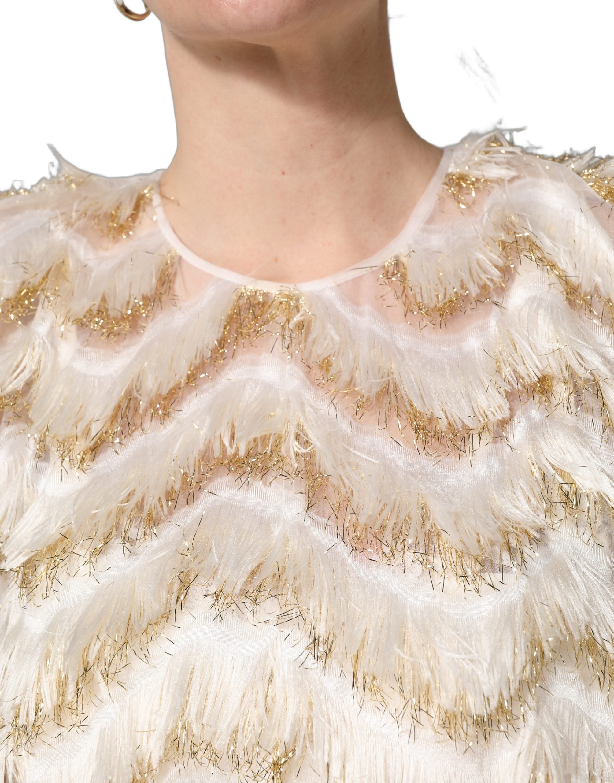 Robe midi blanche Dolce & Gabbana à franges superposées, style décontracté et élégant, vue de face.