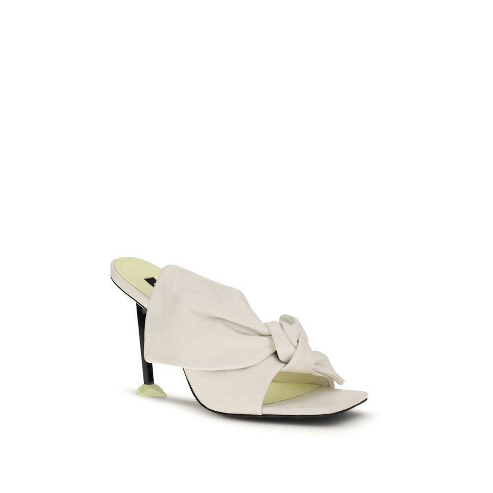 Mules blanches Givenchy en laine d'agneau Ovis Aries, élégantes chaussures à talon pour femmes.