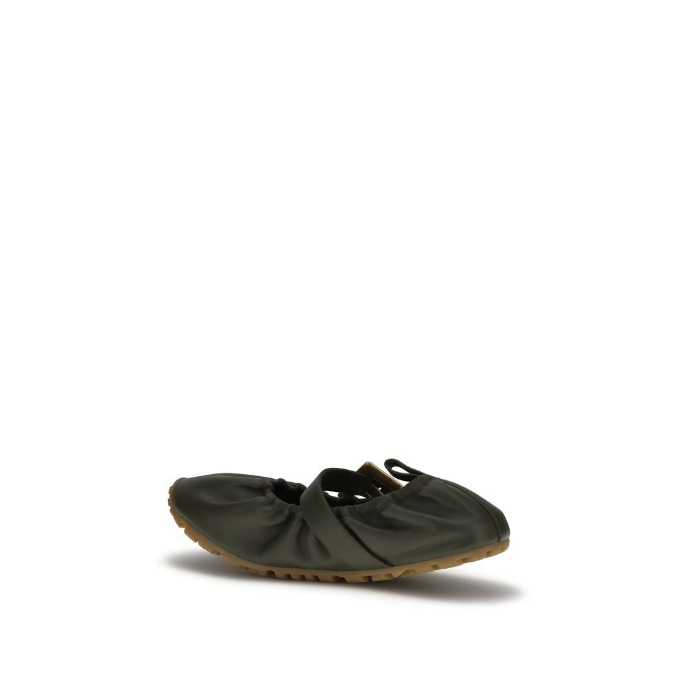 Chaussures ballerines Balmain Bicolor en cuir d'agneau, design élégant avec finition bicolore et détails sophistiqués.