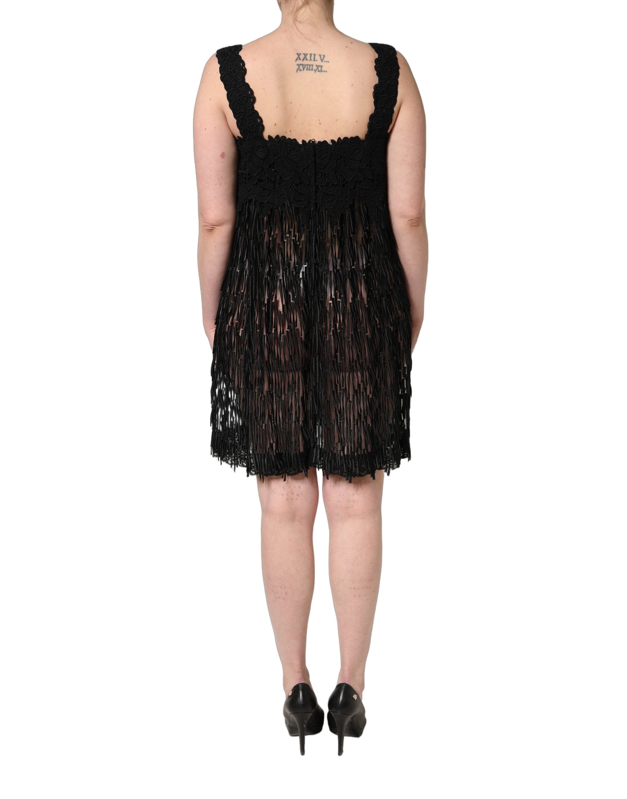 Robe courte sans manches en viscose noire avec franges, design élégant de Dolce & Gabbana.
