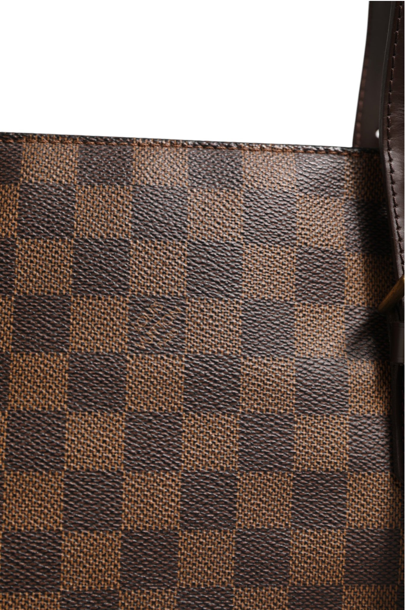 Sac Louis Vuitton Damier Ebene Chelsea Tote en toile à motif damier, poignées en cuir et grande capacité.