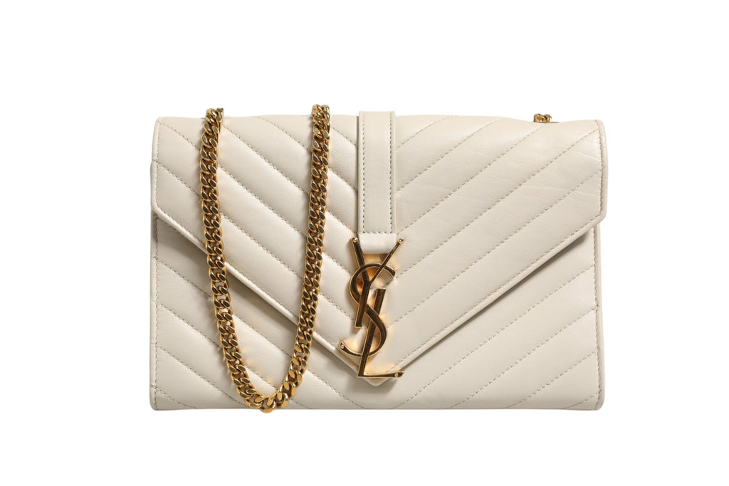 Sac à shoulder Saint Laurent Envelope Triquilt Medium avec matelassage triomphé, élégant et chic, en cuir noir.