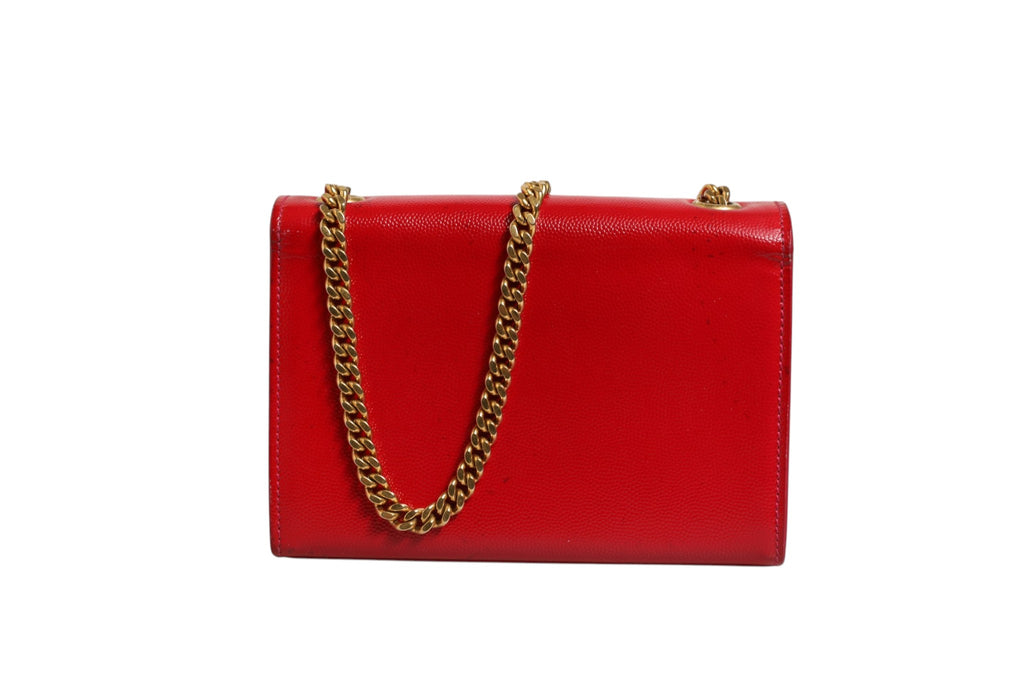Sac bandoulière en cuir rouge Saint Laurent Kate, élégant et sophistiqué, avec détails métalliques et finition soignée.