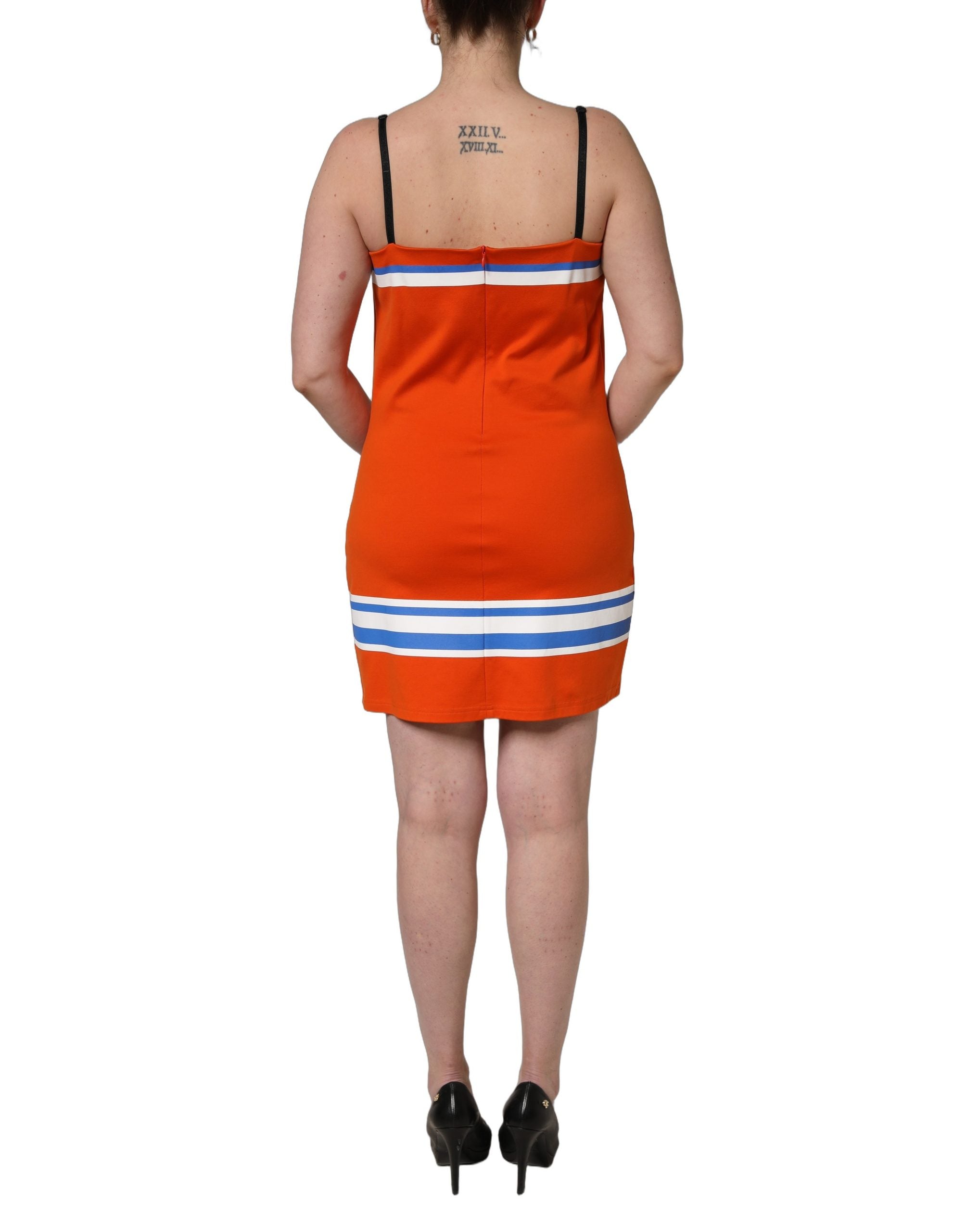 Robe courte en coton orange Dolce & Gabbana inspirée du football américain Super Bowl, design élégant et tendance.
