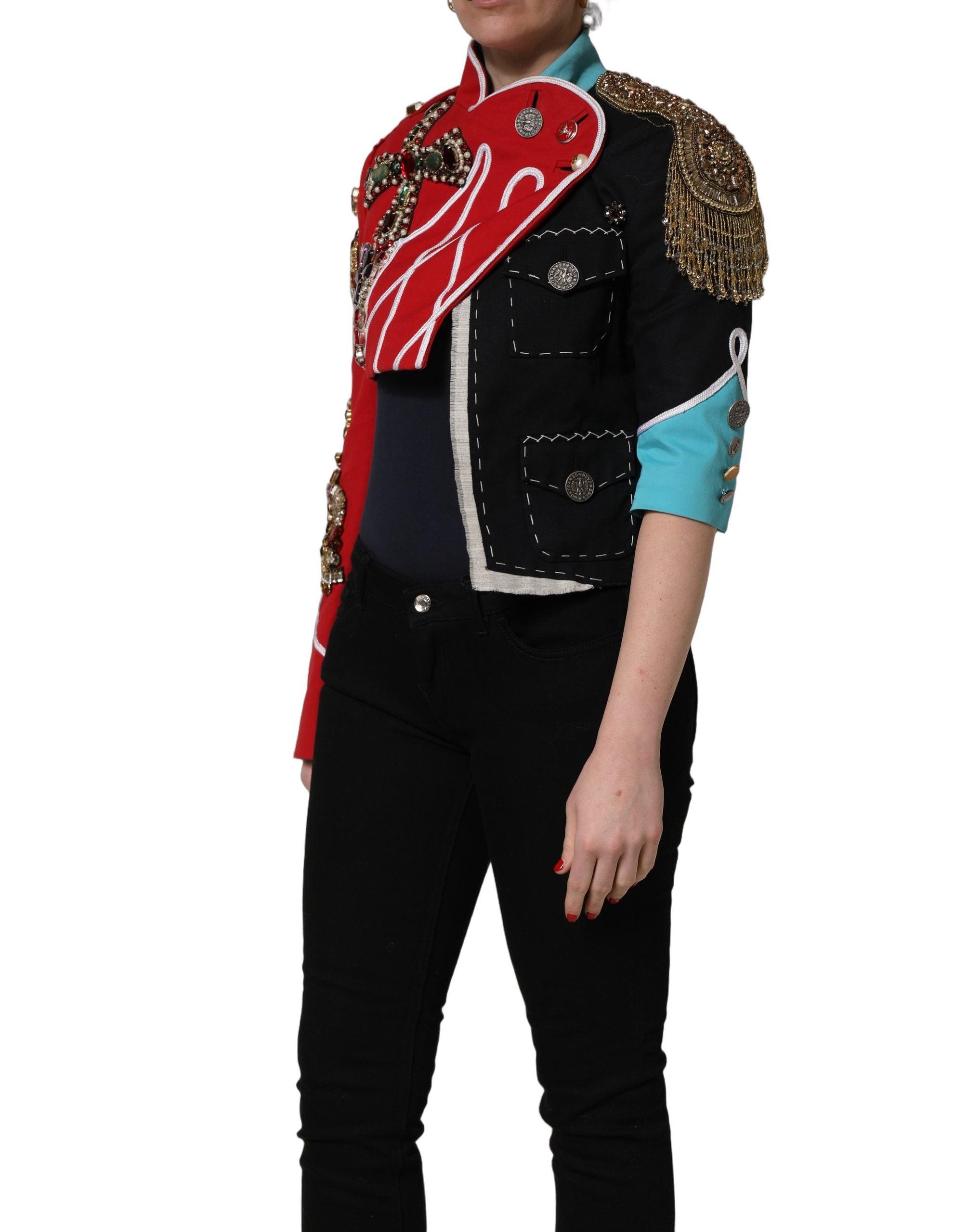 Veste courte asymétrique Dolce & Gabbana multicolore avec bijoux ornés et détails ornementaux.
