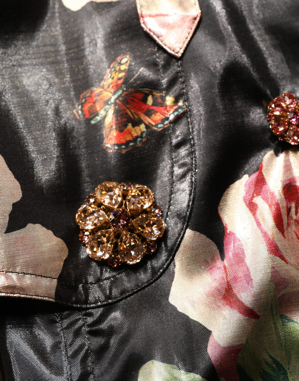 Manteau trench noir en polyester avec motifs floraux, ceinture Dolce & Gabbana, veste élégante et tendance.