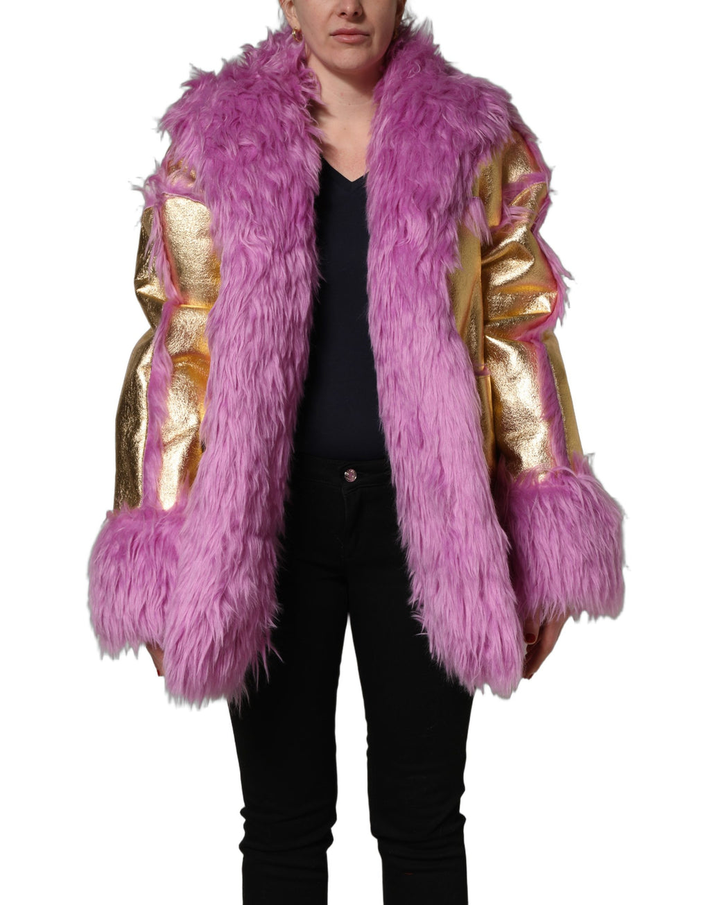 Veste en fourrure synthétique rose Dolce & Gabbana avec détails en cuir doré, élégante et chaude.