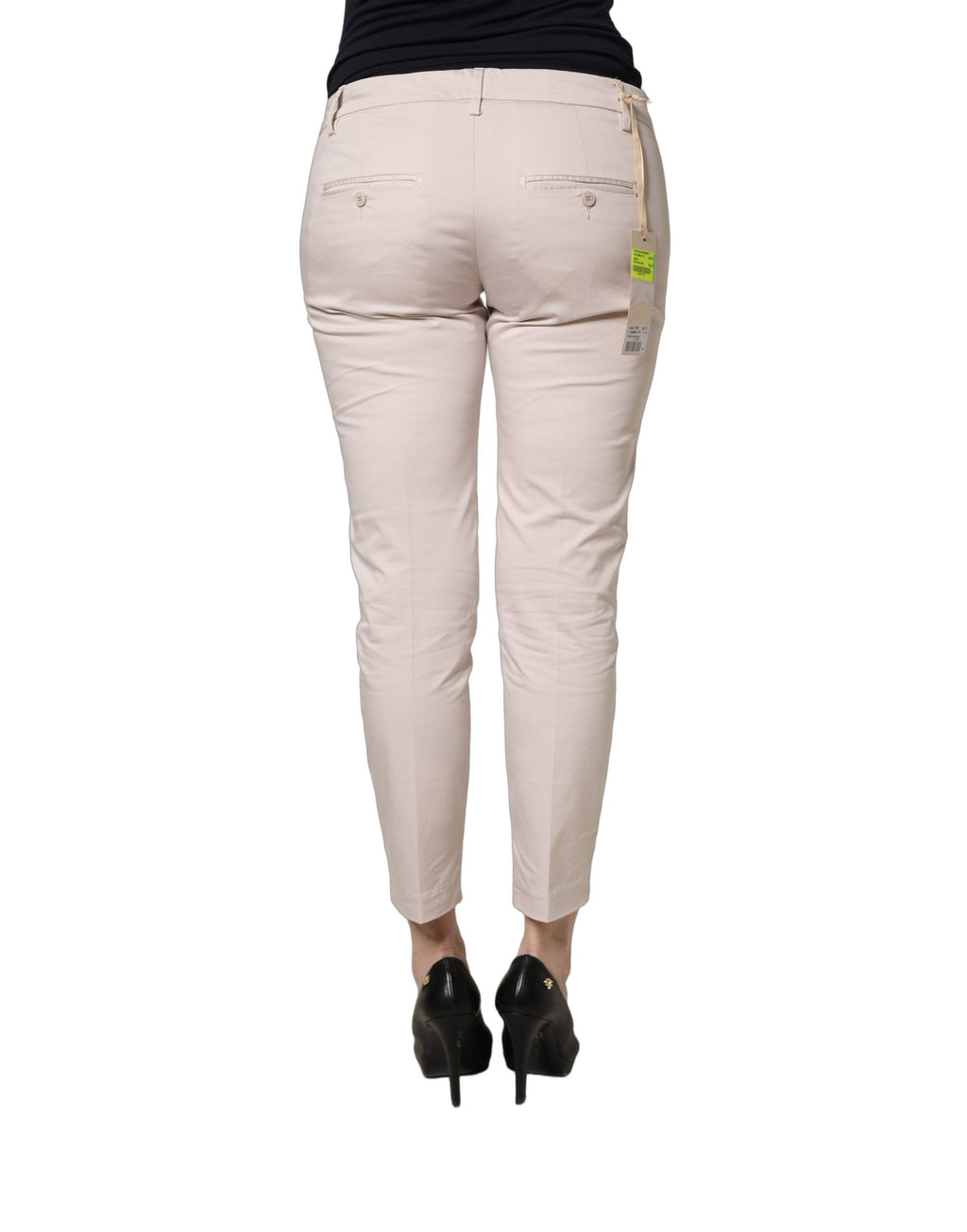Pantalon beige taille basse pour femmes Versace Jeans Couture, coupe tapered, pantalon court et élégant, en tissu léger.