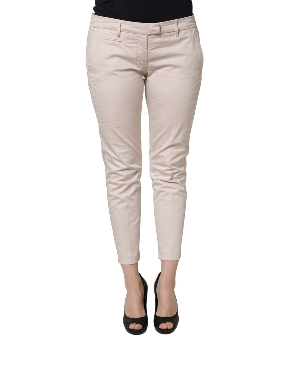Pantalons pour femmes Versace Jeans Couture beige à taille basse, coupe tapered et raccourcie, style tendance et élégant.