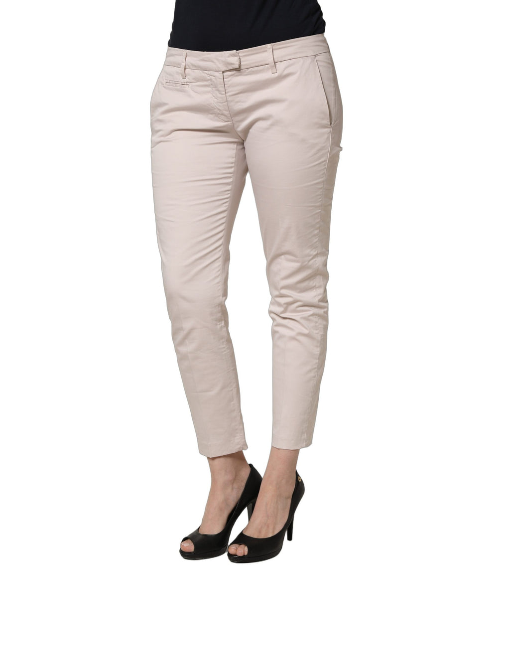 Pantalon beige coupe tapered taille basse pour femmes de Versace Jeans Couture, pantalon court et tendance.